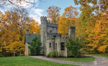 Чи є в Огайо замки? Ні, дурню?