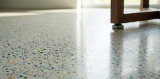 Warum sich Betonböden kalt anfühlen und wie Mikro-Terrazzo winterliche Innenräume erwärmt
