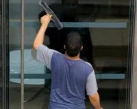 So tragen Sie Fenstertönung selbst auf: Eine Schritt-für-Schritt-Anleitung zum Selbermachen