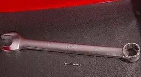 Como apertar e afrouxar uma chave inglesa para apertar e afrouxar fixadores